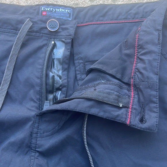 686 Everywhere Hybrid Black Shorts Men's Size L - Picture 4 of 9